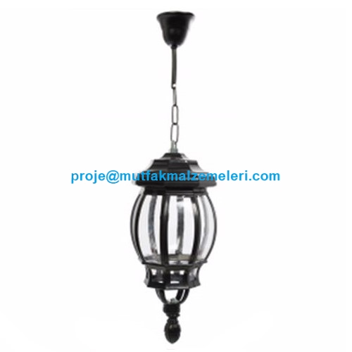 ABS ve polikarbon ham maddeden üretilen, sağlam metal askılı 50 cm siyah sarkıt balkon lambası. Balkon, teras, çardak ve dış mekan kullanımına uygun, hava koşullarına dayanıklı E27 duylu aydınlatma armatürü tüm Türkiye ye kargo fırsatıyla.
