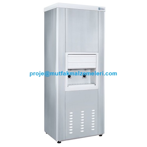 Fotoselli sensörlü, el değmeden çalışan paslanmaz çelik su sebili. 420x595x1450 mm ölçülerinde, 80 litre kapasiteli, dijital kontrollü ve şebeke bağlantılı sanayi tipi temassız su pınarı. Hijyenik, krom dış yüzeyli ve ayarlanabilir ayaklı.