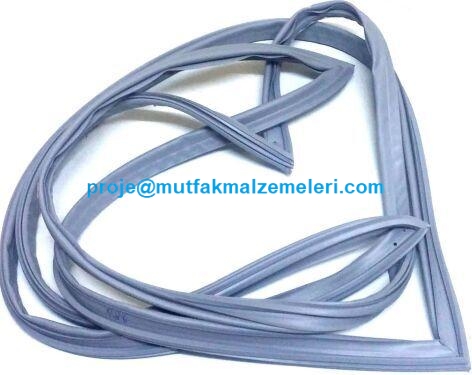 Türkiye nin 81 iline endüstriyel set altı buzdolabı contası gönderimi. 67x71 cm standart geçmeli model haricinde, vidalı ve mıknatıslı tiplerde her marka ve özel ölçüye göre kaliteli buzdolabı kapı fitili imalatı yapmaktayız.