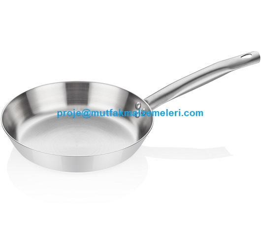 Alüminyum gövde katmanı sayesinde homojen ısı dağılımı sağlayan Multi Metal çelik sote tava. 304 kalite paslanmaz çelik iç yüzeyi ve sapıyla sağlıklı, dayanıklı pişirme deneyimi sunar. Bulaşık makinesinde kolayca yıkanabilir, indüksiyon uyumludur.