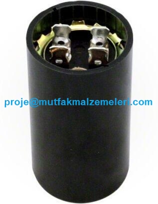 108-130 uF 220V AC monofaze motor start kapasitörü; çöp öğütücüler, hamur mikserleri, salam dilimleme makineleri, su pompaları ve havalandırma motorlarında güvenli ilk hareket gücü sağlar. Yüksek torklu, dayanıklı ve uzun ömürlü kalkış kondansatörüdür.