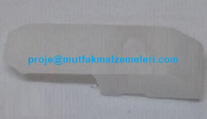 Teknoçelik ayran ve şerbet soğutma makineleriyle tam uyumlu; yuvarlak içecek kavanozunu makine gövdesine sağlam bir şekilde sıkıştırarak sabitleyen, hazne oynamasını ve sıvı sızıntısını engelleyen dayanıklı plastik kilit tırnağıdır.