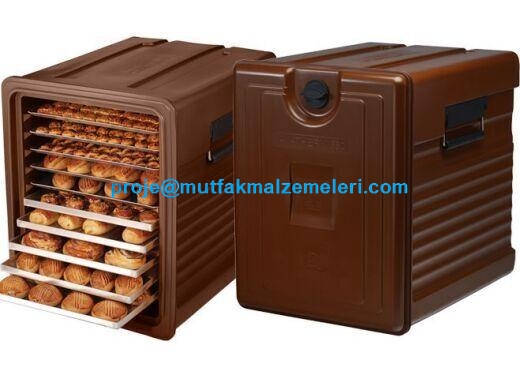 Profesyonel pastane ve kafeler için 13.6 kg ağırlığında, 52x70x67 cm dış ölçülerine sahip dayanıklı taşıma kabı. 2.5 cm raf aralığı ve menü kart yuvası ile operasyonel kolaylık sağlar. Hijyenik yapısı sayesinde gıda güvenliğine tam uyumludur.